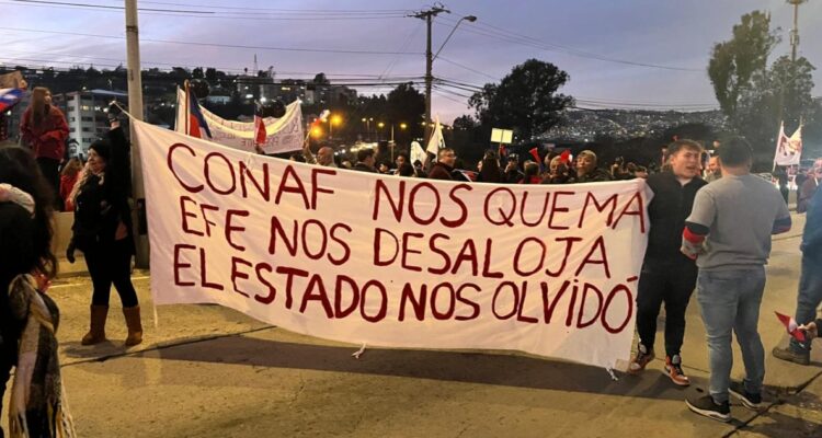 Protesta de damnificados de megaincendio