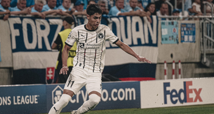 Dario Osorio tuvo la igualdad, pero el vertical le negó la posibilidad y el Midtjylland cayó en su sueño de Champions League.