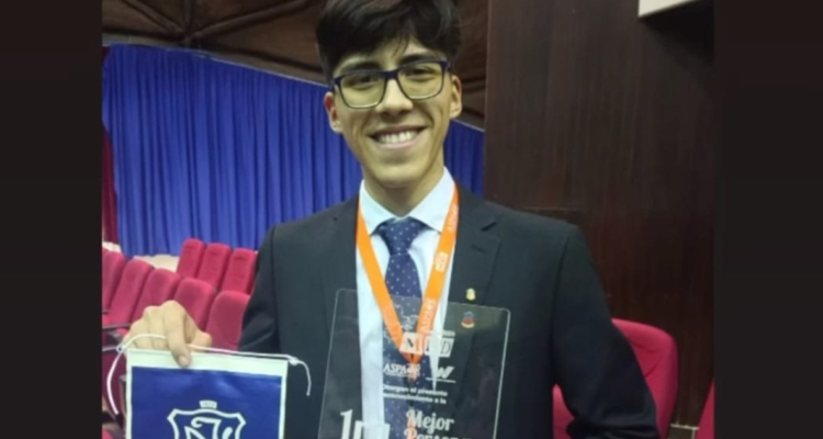 Un estudiante chileno se consagró como el “mejor debatiente escolar del mundo hispanohablante” en el Mundial de Debate en Español.