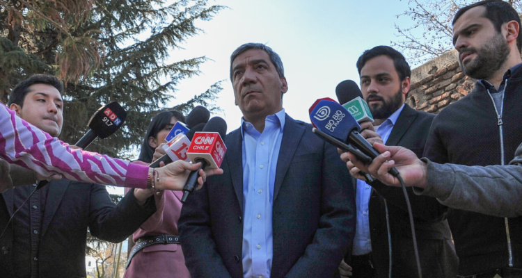 Delegado defiende Plan Calles sin Violencia y afirma que homicidios en RM son disputas entre bandas