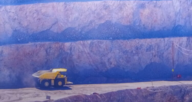 Detalle de la portada de Chuquicamata 1970-1973