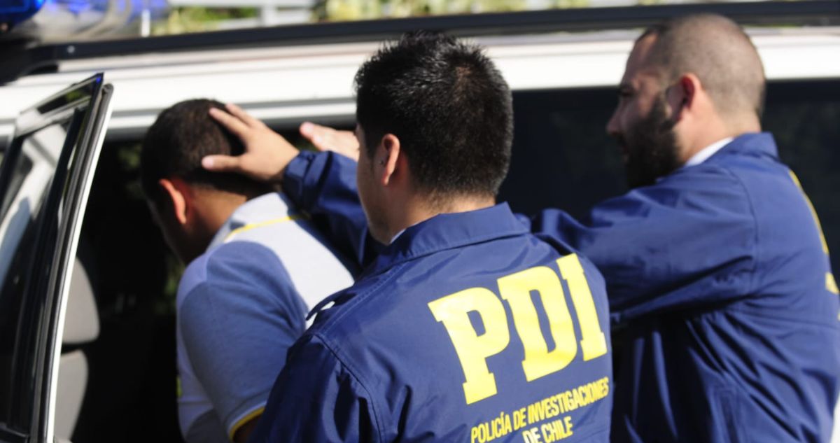 Detienen a dos hermanos por secuestro en comuna El Melón: obligaron a víctima a grabar video