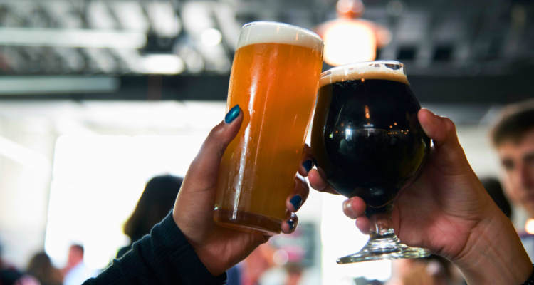 Día Internacional de la Cerveza: cuándo es y cómo ha evolucionado esta industria en Chile