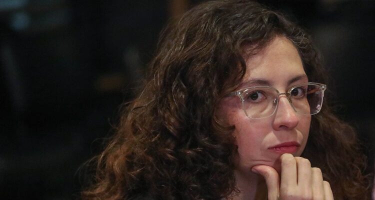 Yeomans y eventual candidatura de Bachelet: “Felices iremos a defender nuestras ideas en ese gobierno”