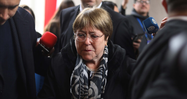 “Temor reverencial”: Diputados UDI critican a Bachelet por no rechazar respaldo del PC a Maduro