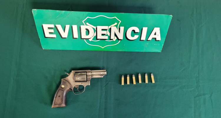 Hallan revolver escondido en motocicleta retirada de circulación en Valparaíso