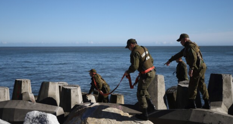 Familia de niña arrastrada por olas en Viña del Mar acusa que labores de búsqueda han disminuido
