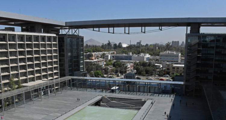 30 años de cárcel para sujeto que sucuestró y torturó a un hombre en la RM: lo golpeó y electrocutó