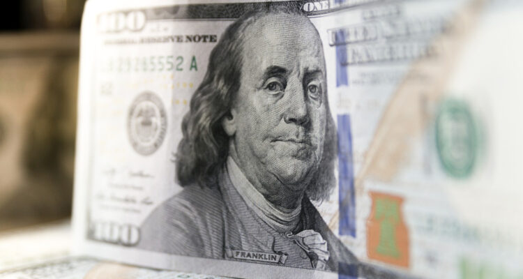 El dólar sigue en bajos niveles y el cobre vive su mejor momento de las últimas seis semanas