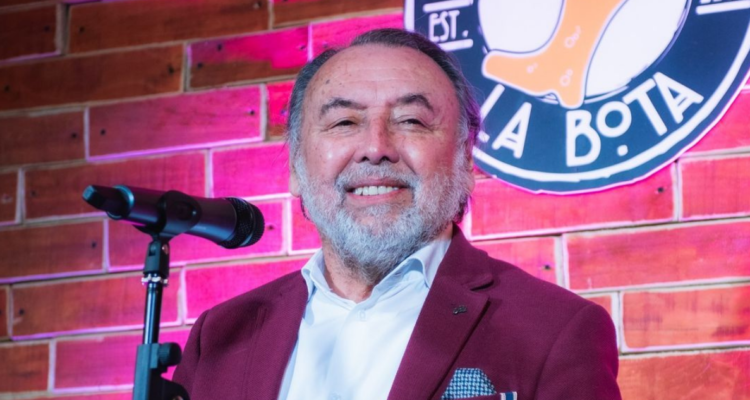 Don Carter en presentación en show de standup en referencia a incursión en la política