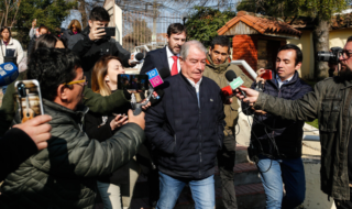 Eduardo Macaya llegando a la Lectura de veredicto, acusado de Abuso impropio de Menores desde el Tribunal Oral en Lo Penal de San Fernando