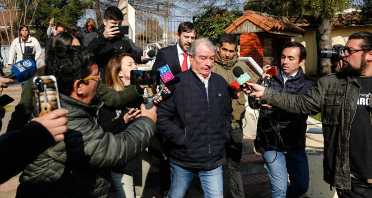 Eduardo Macaya llegando a la Lectura de veredicto, acusado de Abuso impropio de Menores desde el Tribunal Oral en Lo Penal de San Fernando