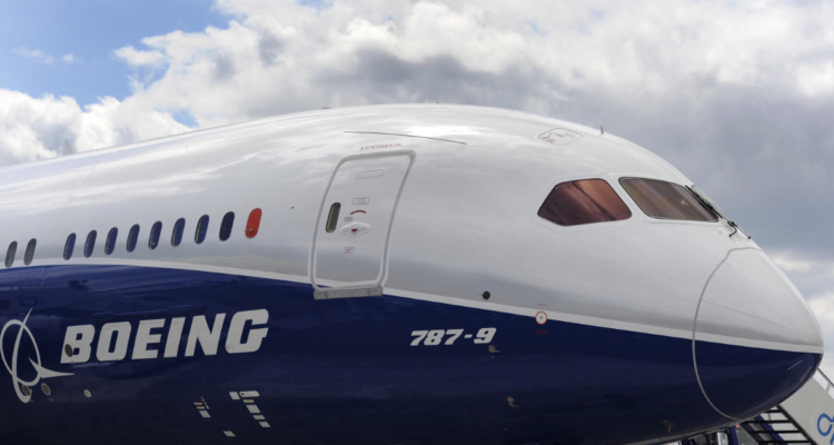 EE.UU ordena revisar inmediatamente cerca de 900 aviones Boeing 787 tras incidente de vuelo Latam