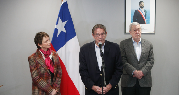 embajador gazmuri retorna a chile