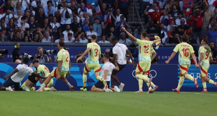 España derrotó a Francia en el duelo por la medalla de oro del fútbol masculino de los JJOO