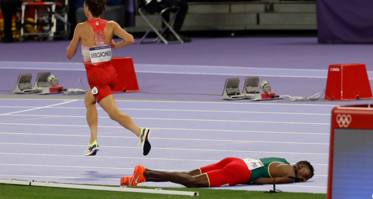 Atleta etíope sufre espectacular caída en los 3000 m con obstáculos de JJOO: fue retirado en camilla