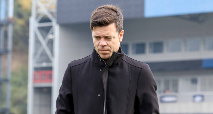 Esteban Solari pende de un hilo y se compromete en el duelo ante Colo Colo.