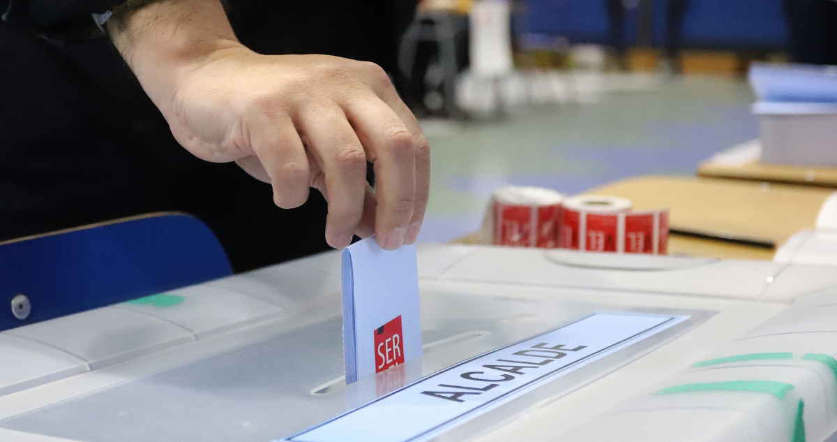 ¿De qué nacionalidades son y qué comunas tienen más extranjeros habilitados para votar en Chile?