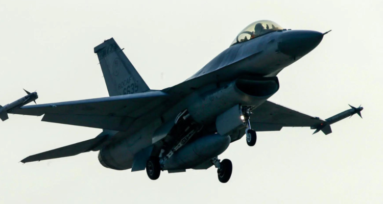 Imagen de archivo de un F-16
