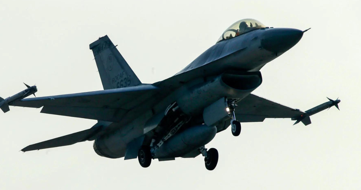Imagen de archivo de un F-16