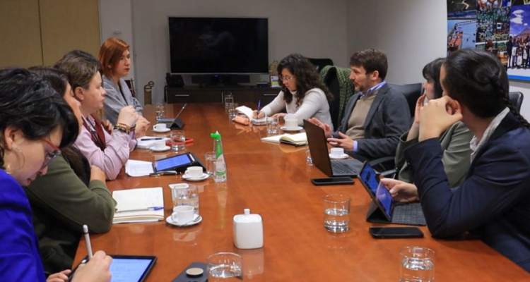 FA se reúne con Pardow y propone “quintuplicar compensaciones” y que multas vayan a subsidios