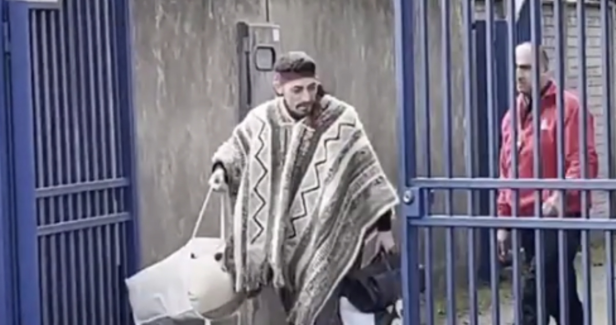 Facundo Jones Huala abandona el país