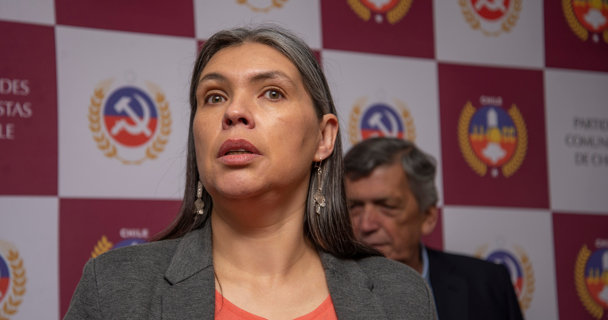 Figueroa (PC) evita calificar dictadura en Venezuela pero dice “no hay contradicción con el Gobierno”