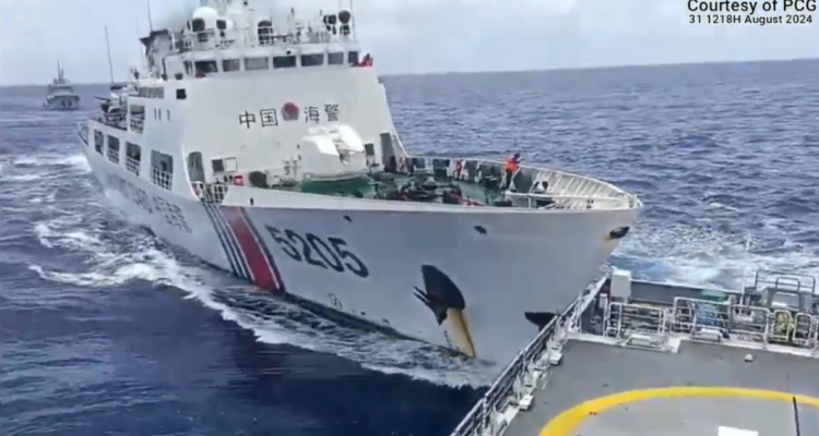 Filipinas denuncia que barco guardacostas de China embistió una de sus naves “de forma deliberada”