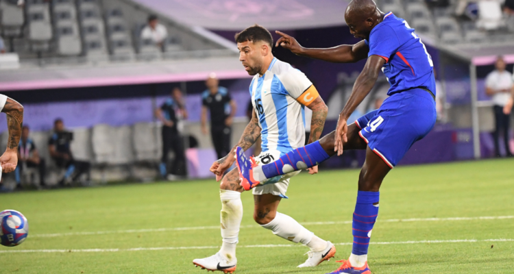 Mateta adelanta a Francia ante Argentina en duelo por cuartos de final del Fútbol en JJOO de París
