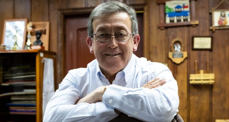 los cargos que terminaron en destitución de alcalde de Puerto Montt, Gervoy Paredes