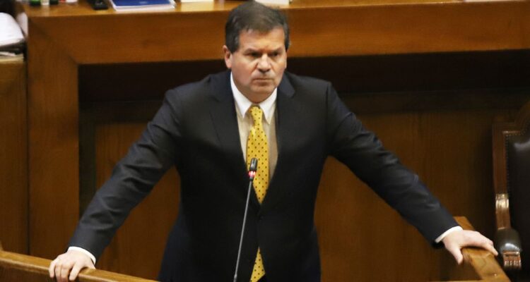 UDI se toma en serio broma de Presidente Boric y pide que abandone su “obsesión” con el partido