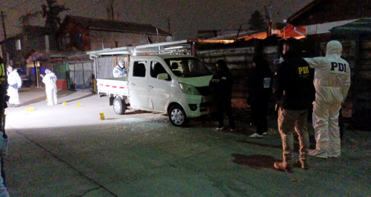 Hombre de 27 años muere baleado en presunto enfrentamiento en La Pintana: se percutaron 49 disparos