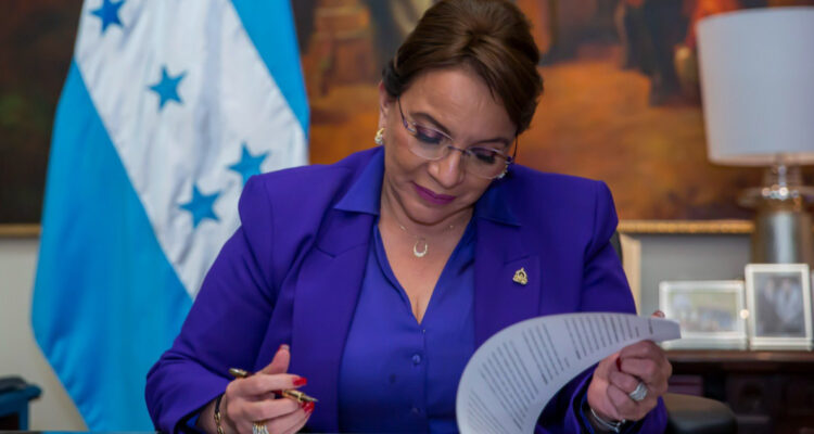 Honduras da “por terminado” tratado de extradición con Estados Unidos