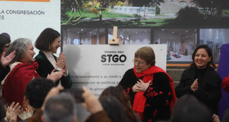 Oficialismo tacha de “histeria colectiva” acusación de intervencionismo por irrupción de Bachelet