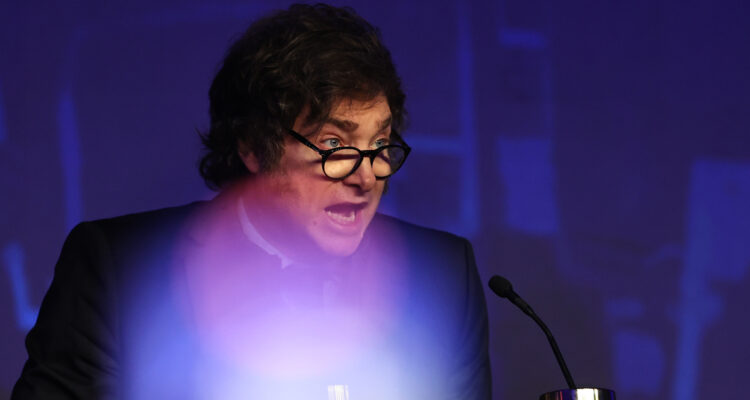 Cumplió promesa de la “limpieza”: Desde que asumió Milei, 20 mil empleados públicos han sido despedido