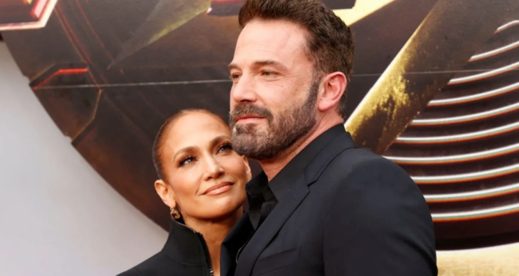 Jennifer López pidió recuperar su apellido de soltera en su divorcio de Ben Affleck, argumentando “diferencias irreconciliables”.