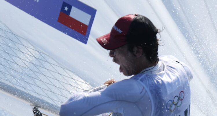 Clemente Seguel se instaló en la final de Vela en París 2024.
