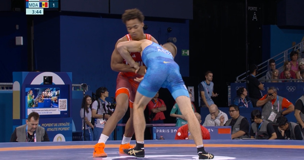 Néstor Almanza cayó en su debut en la Lucha de París 2024.