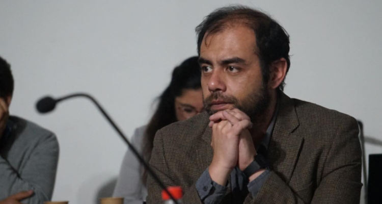 Juan Pablo Leonelli en medio de Comisión Para la Paz y Entendimiento