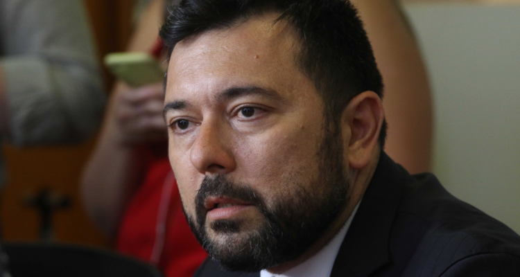 “Sería mi fantasía verte con ellos”: Los detalles de la acusación contra fiscal en juicio por abuso