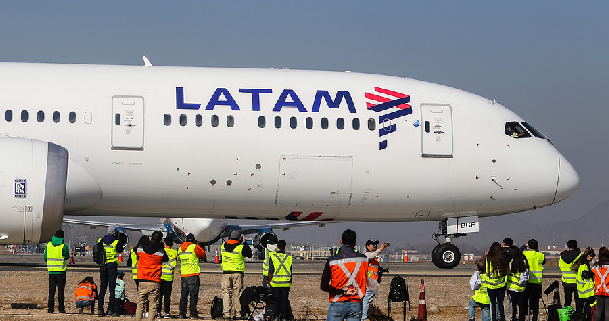 Latam Airlines logra elevar sus ganancias casi un 53% al primer semestre: destaca “sólida” demanda