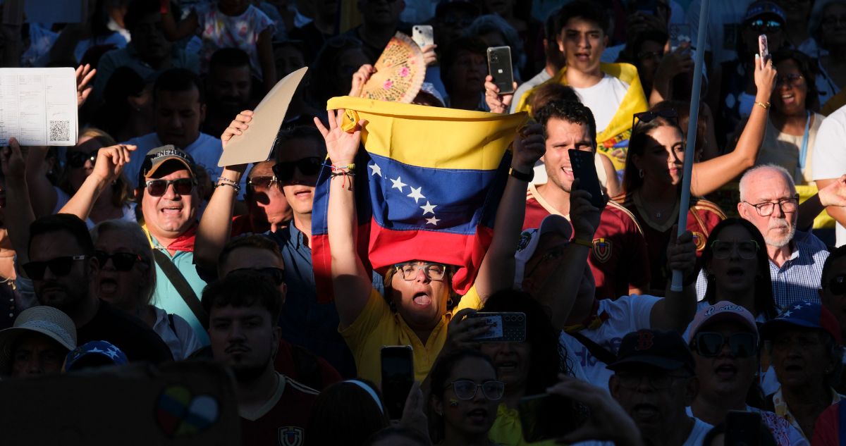 “Fue fraude”: manifestantes protestan dentro y fuera de Venezuela contra la reelección de Maduro