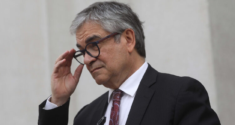 Marcel sale a tranquilizar las aguas por caídas de los mercados y señala que sería una “corrección”