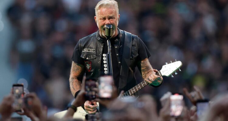 Metallica homenajea a fan fallecido en uno de sus conciertos: “Pasó sus momentos finales con nosotros”