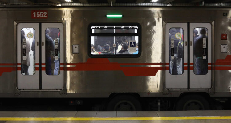 Revisa las medidas del Metro de Santiago para partido Colo Colo vs Junior: incluye extensión horaria