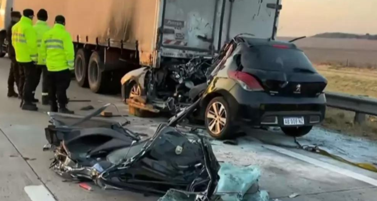 Hinchas de River fallecen tras brutal accidente en Argentina.