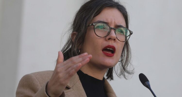 Vallejo rechaza propuesta de UDI para nacionalizar venezolanos porque puede incentivar mayor migración