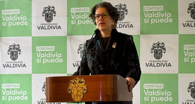 Ministra Maisa Rojas expone sobre postulación de Valdivia para convertirse en ciudad humedal