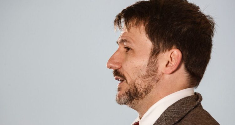 Pardow critica a equipos de emergencia de empresas de distribución eléctrica tras demora en reposición