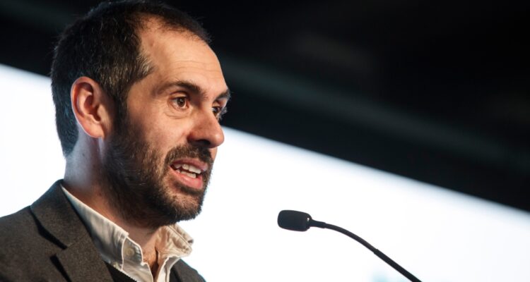 Ministro Grau se reunirá con contratistas que prestan servicios a Huachipato para abordar pérdidas de empleos